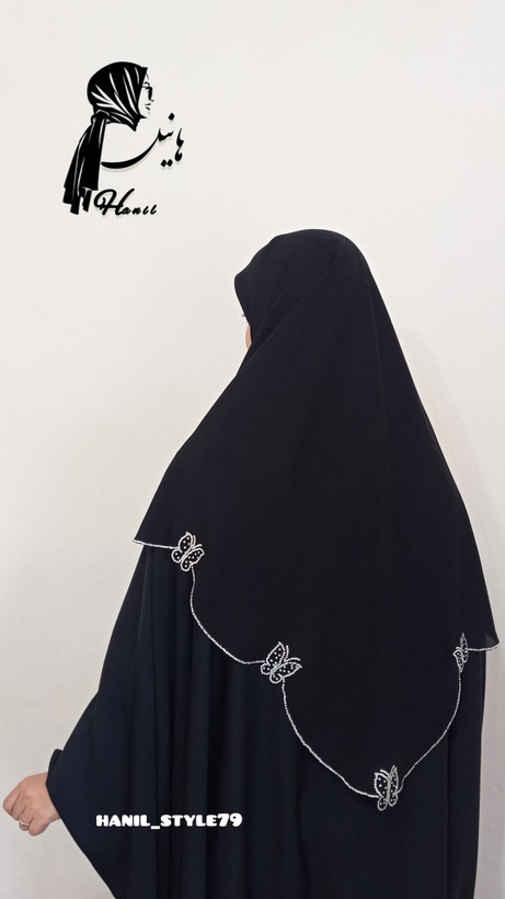 روسری مشکی نگین کاری طرح پروانه